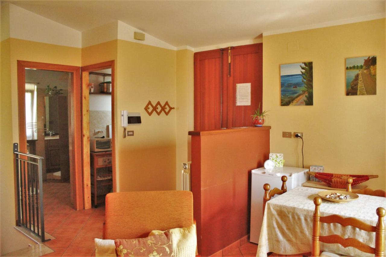 Mansarda Fiorita Bed & Breakfast Abatemarco Exterior photo