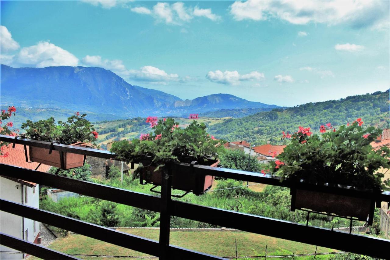 Mansarda Fiorita Bed & Breakfast Abatemarco Exterior photo