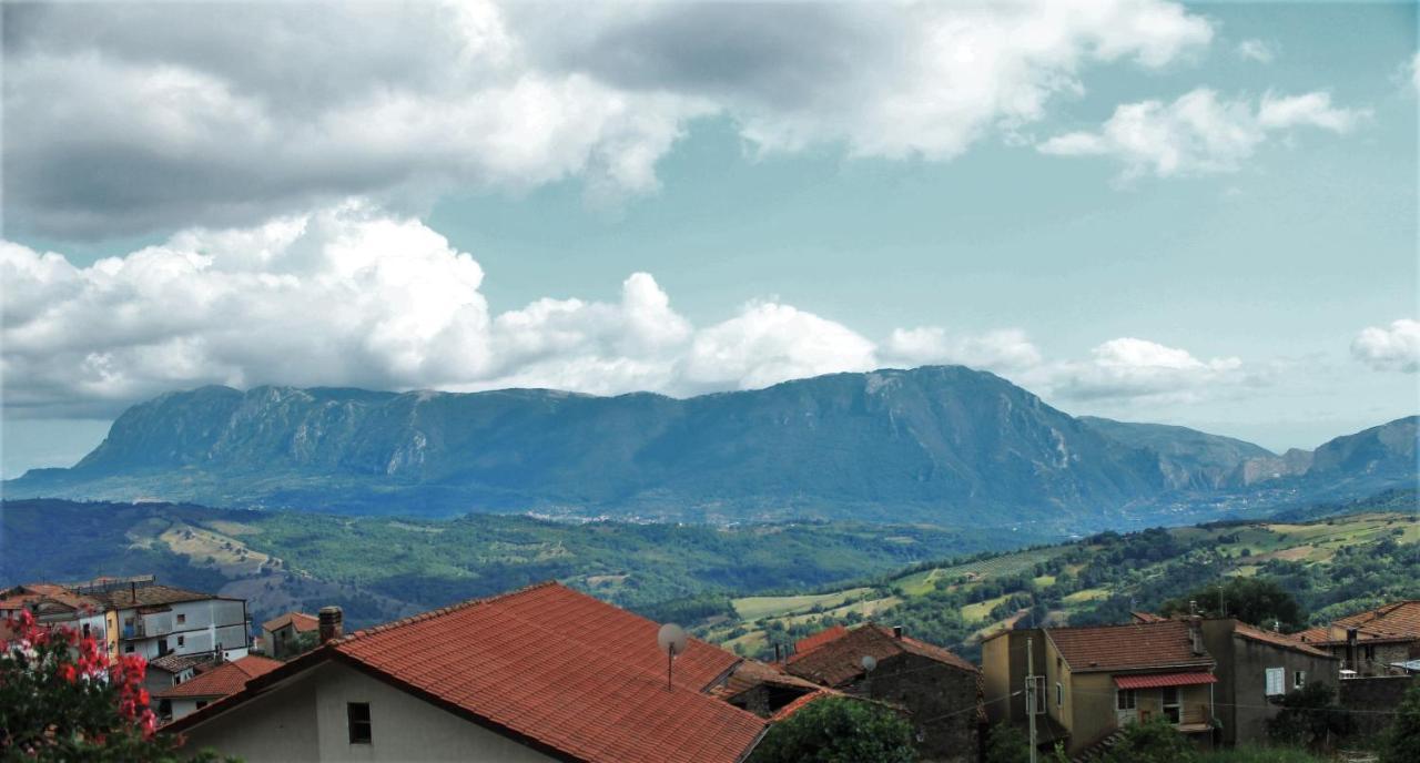 Mansarda Fiorita Bed & Breakfast Abatemarco Exterior photo